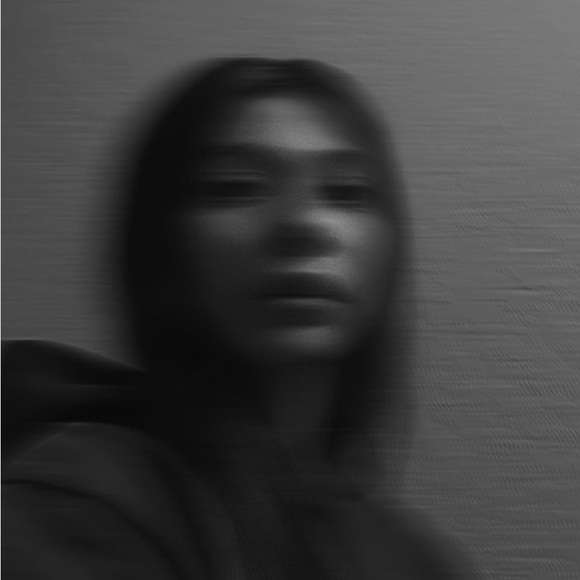 Meet your Posher, Gabriela - Picture 1 of 1